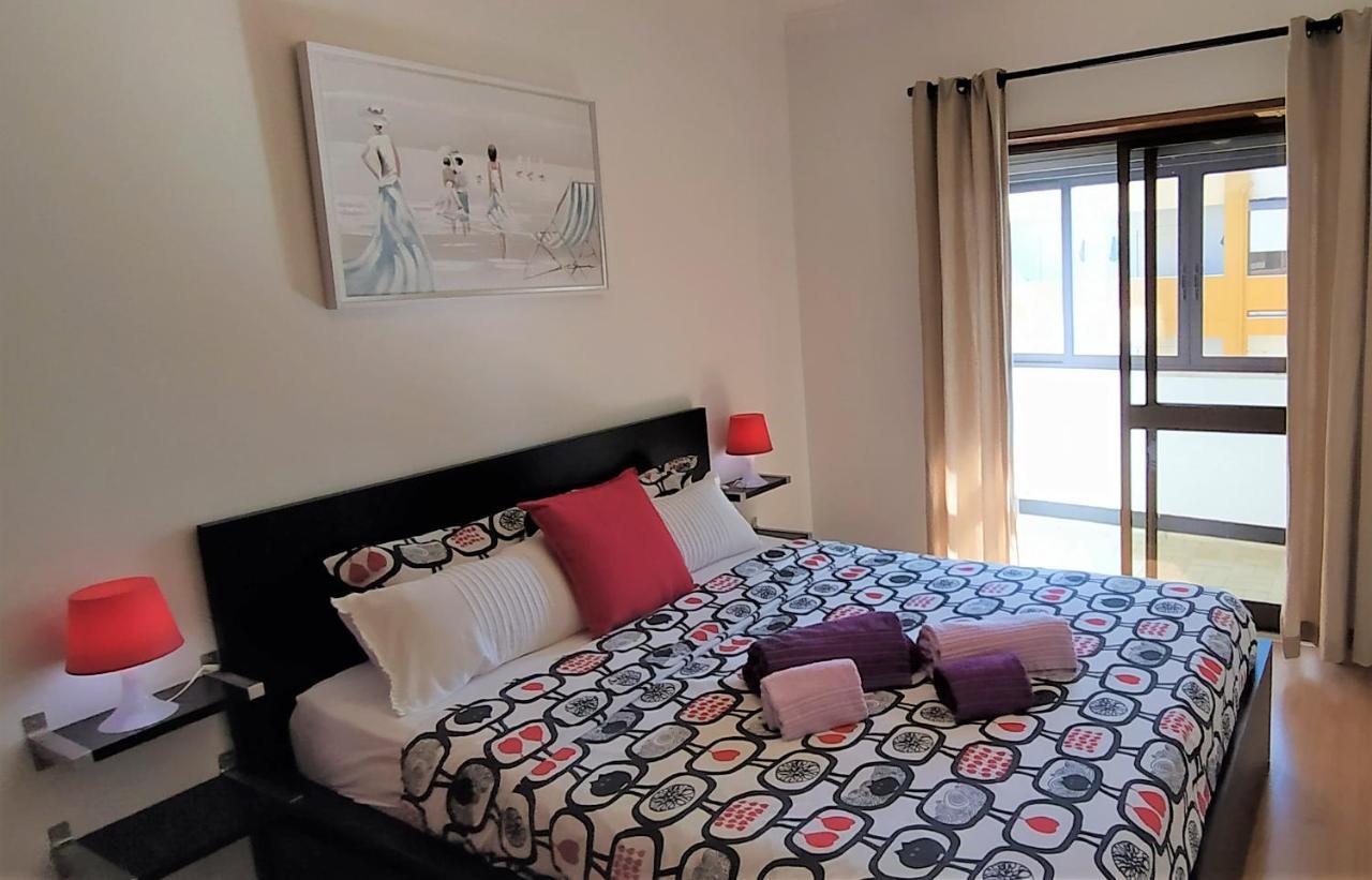 Large Apartment Near The Beach And Lisbon Costa da Caparica Esterno foto