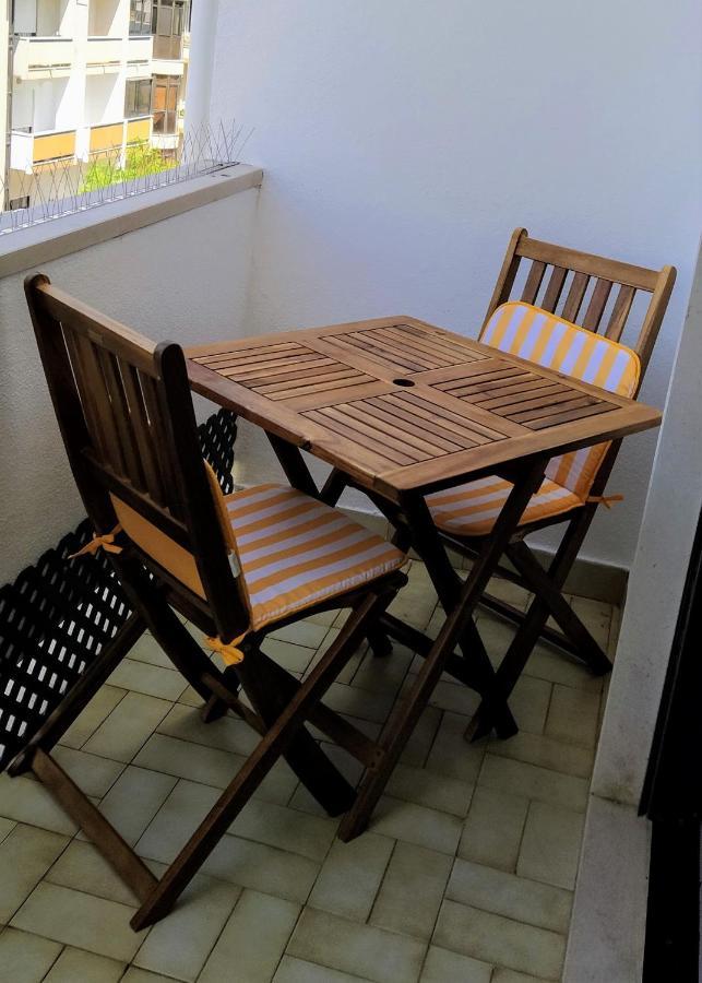 Large Apartment Near The Beach And Lisbon Costa da Caparica Esterno foto