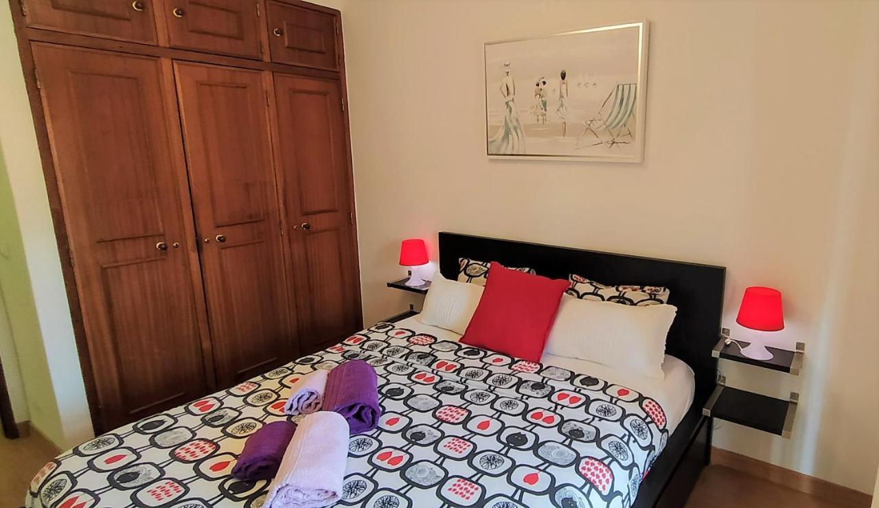 Large Apartment Near The Beach And Lisbon Costa da Caparica Esterno foto