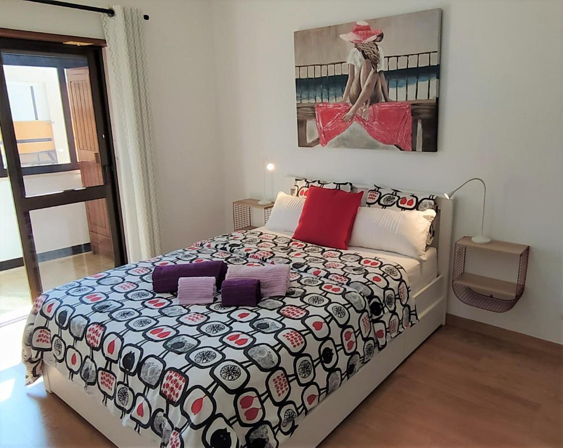 Large Apartment Near The Beach And Lisbon Costa da Caparica Esterno foto