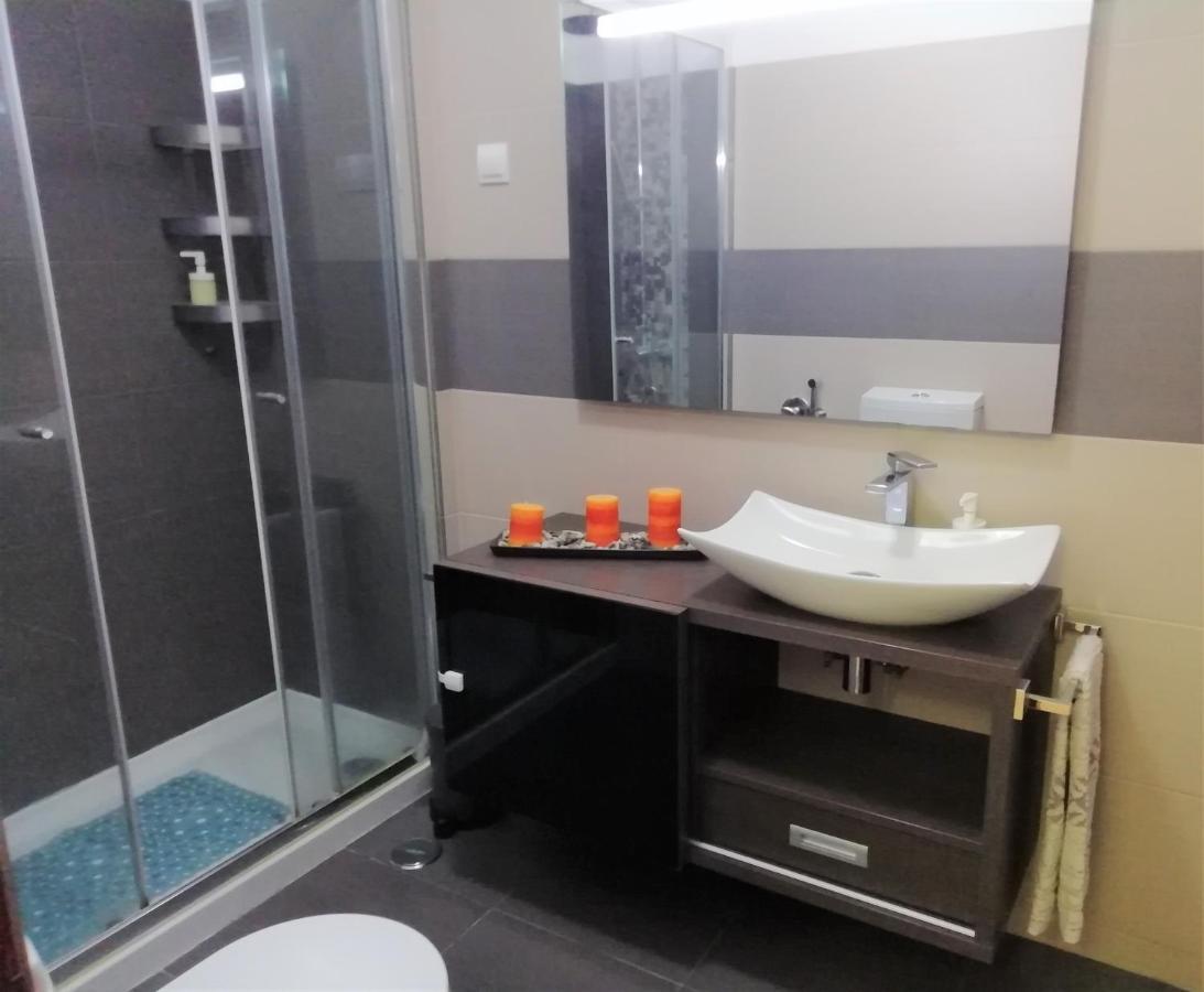 Large Apartment Near The Beach And Lisbon Costa da Caparica Esterno foto