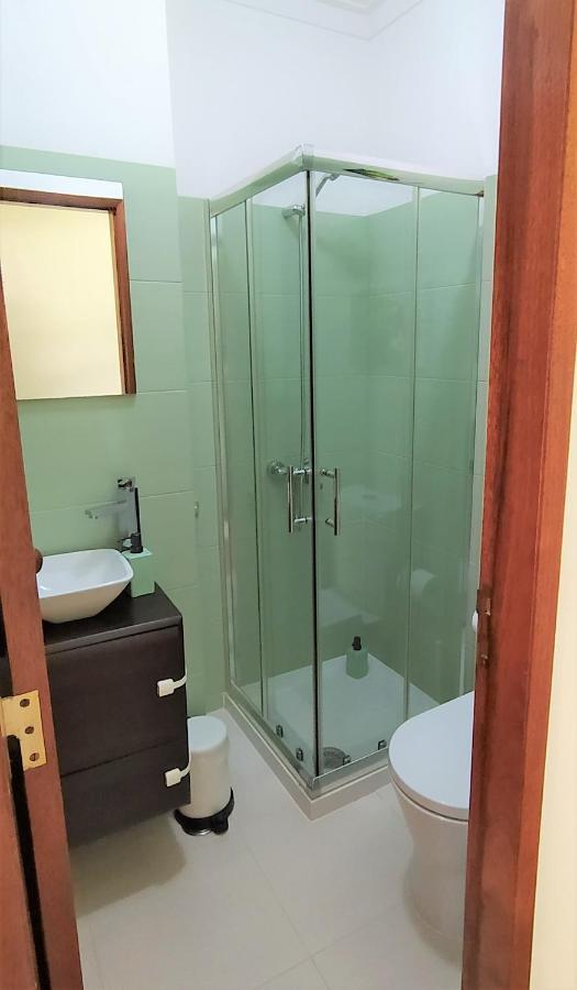 Large Apartment Near The Beach And Lisbon Costa da Caparica Esterno foto