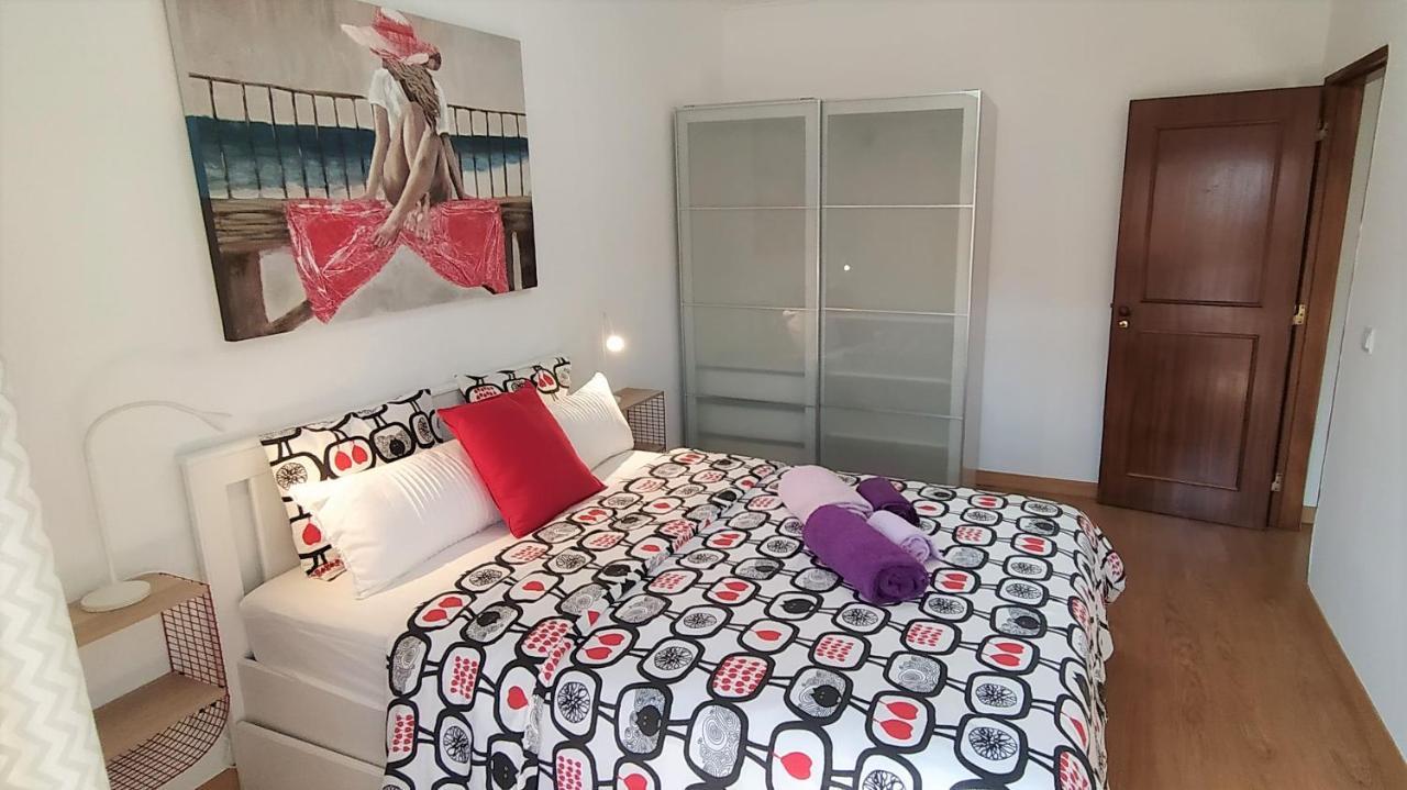 Large Apartment Near The Beach And Lisbon Costa da Caparica Esterno foto
