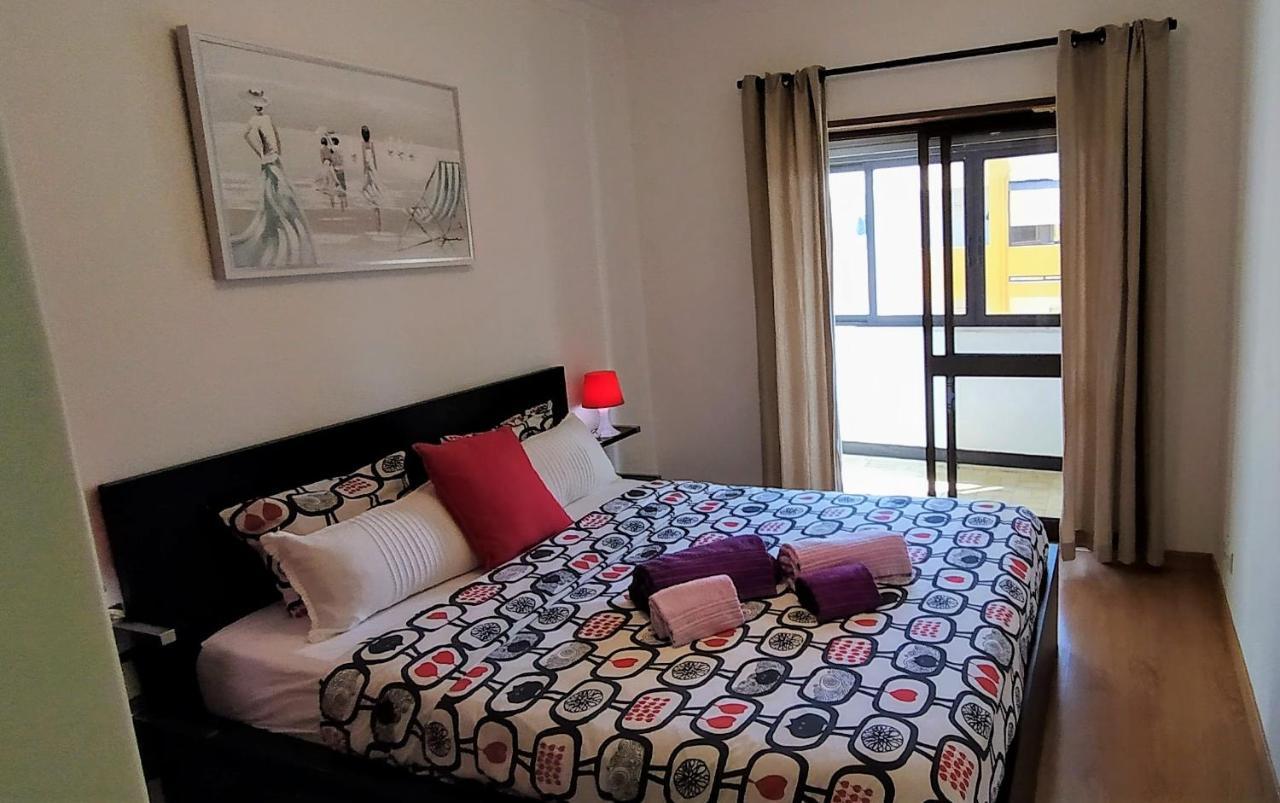 Large Apartment Near The Beach And Lisbon Costa da Caparica Esterno foto