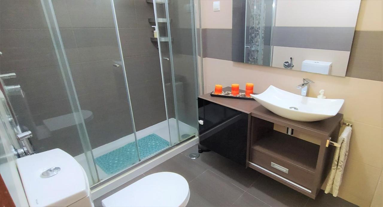 Large Apartment Near The Beach And Lisbon Costa da Caparica Esterno foto
