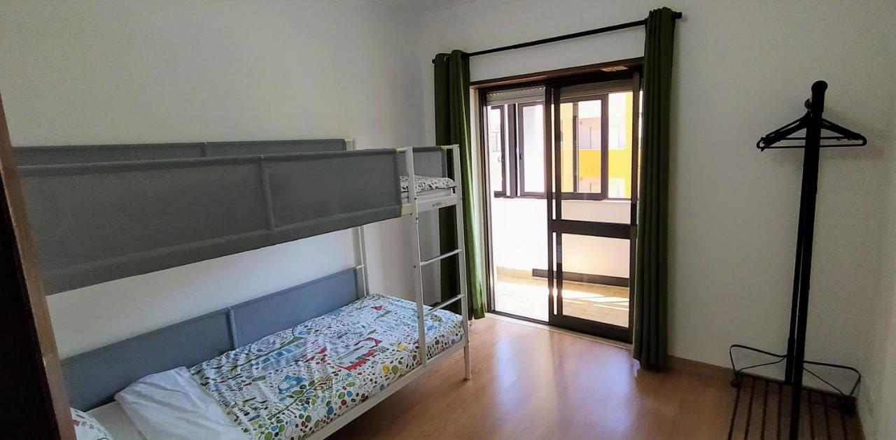 Large Apartment Near The Beach And Lisbon Costa da Caparica Esterno foto