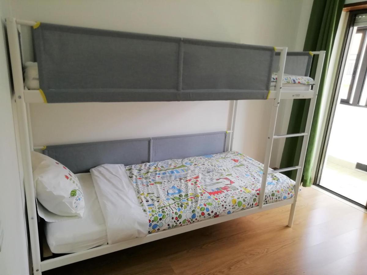 Large Apartment Near The Beach And Lisbon Costa da Caparica Esterno foto